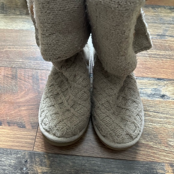 UGG Cozy Knit off white/Tan Slipper Boots - Picture 1 of 6